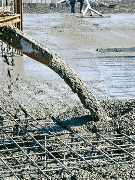"El maestro encargado del colado de concreto reciclado en nuestra obra demostró un nivel excepcional de profesionalismo y precisión. Desde la preparación de la mezcla hasta el manejo cuidadoso durante el colado, aseguró que el concreto reciclado cubriera uniformemente las mallas estructurales. Su experiencia técnica quedó reflejada en cada paso, garantizando una aplicación sostenible y de alta calidad. Una excelente elección para proyectos que buscan combinar innovación con responsabilidad ambiental."